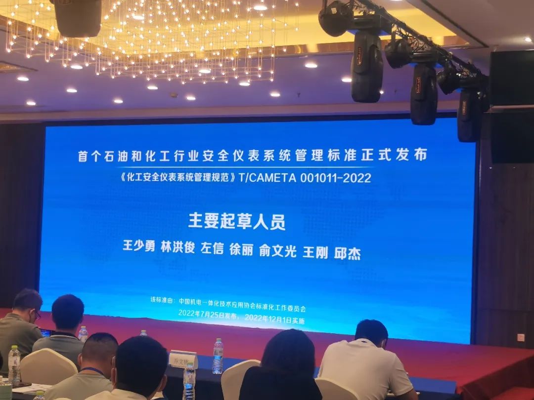 1662455213457793.jpg 640.jpg